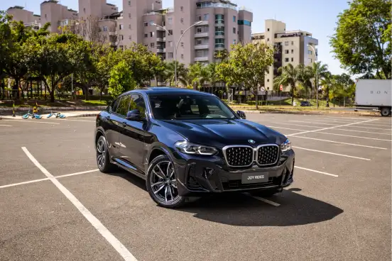 BMW-X4-2022