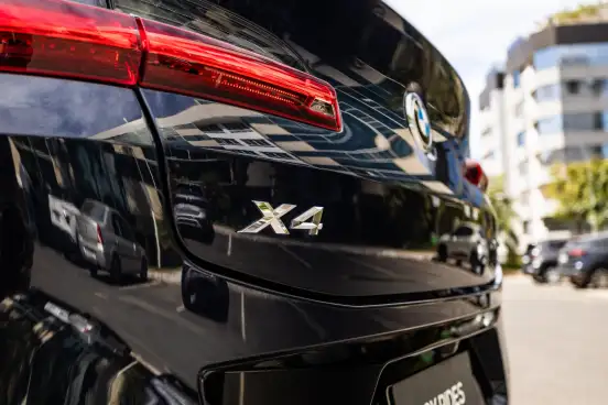 BMW-X4-2022