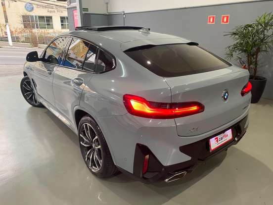 BMW-X4-2023