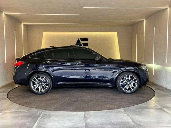 BMW-X4-2022