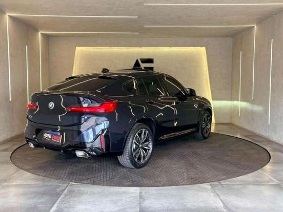 BMW-X4-2022