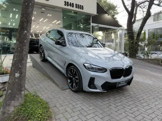 BMW-X4-2022
