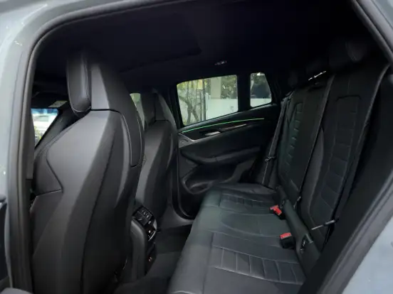 BMW-X4-2022