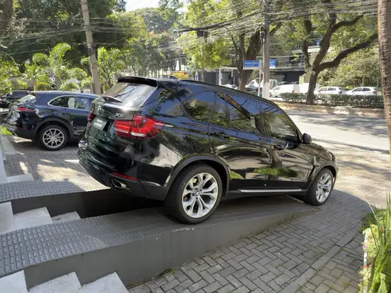 BMW-X5-3.0 FULL 4X4 35I 6 CILINDROS 24V GASOLINA 4P AUTOMÁTICO BMW-X5-2017