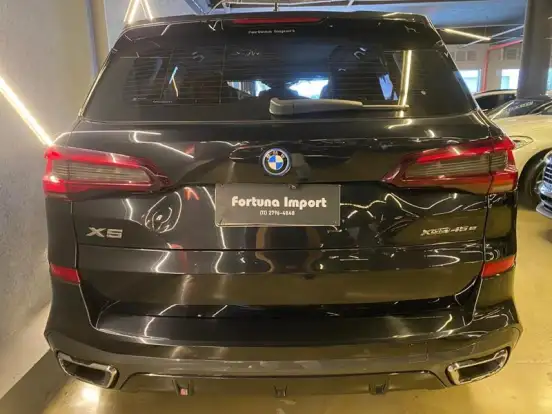 BMW-X5-2021