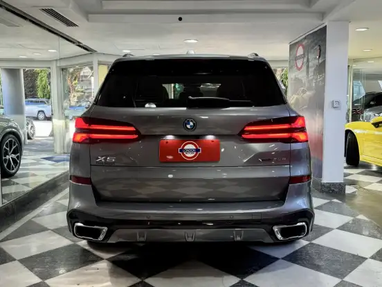 BMW-X5-3.0 I6 TURBO HÍBRIDO XDRIVE50E M SPORT AUTOMÁTICO BMW-X5-2024