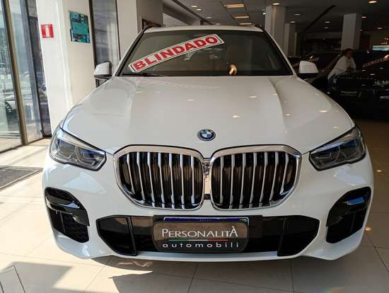 BMW-X5-2021