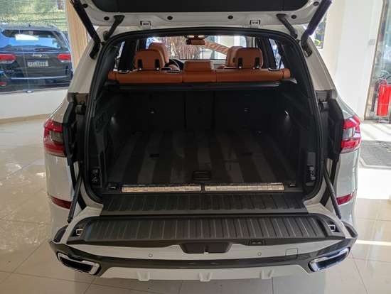 BMW-X5-2021