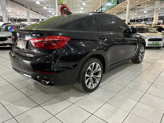 BMW-X6-3.0 35I 4X4 COUPÉ 6 CILINDROS 24V GASOLINA 4P AUTOMÁTICO BMW-X6-2015