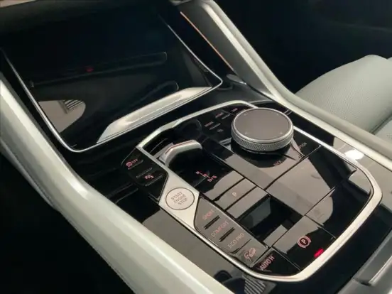 BMW-X6-2025