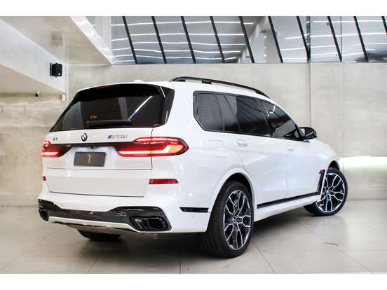 BMW-X7-4.4 V8 GASOLINA M60i STEPTRONIC BMW-X7-2023