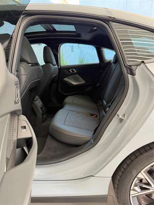 BMW-220i-2025