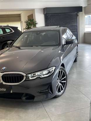 BMW-320i-2021