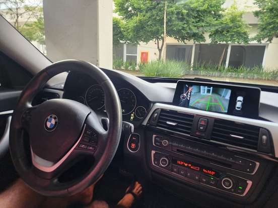 BMW-320i-2014