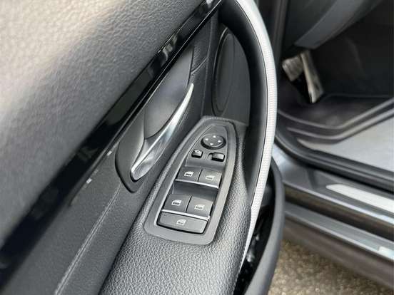 BMW-328i-2.0 M SPORT 16V ACTIVEFLEX 4P AUTOMÁTICO BMW-328i-2016