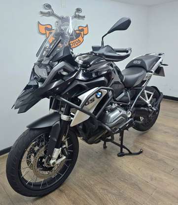 BMW-R 1200 GS TRIPLE BLACK-2016