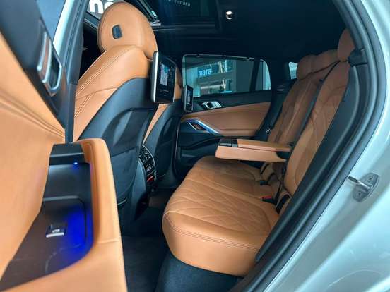 BMW-X6-2023