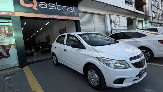 CHEVROLET-ONIX-2015