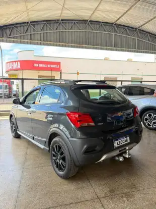 CHEVROLET-ONIX-2018