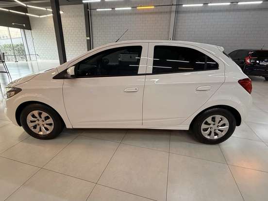 CHEVROLET-ONIX-2018