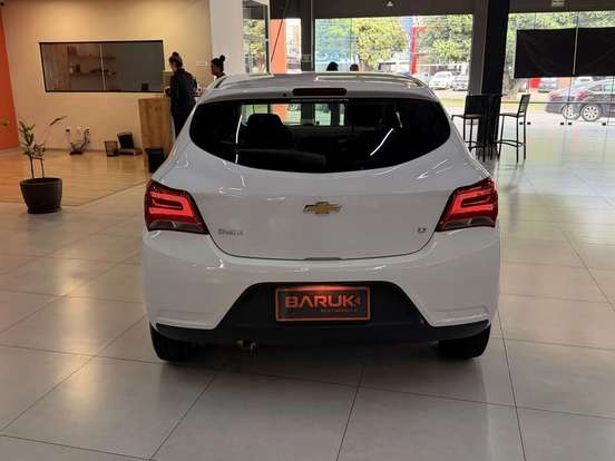 CHEVROLET-ONIX-2018