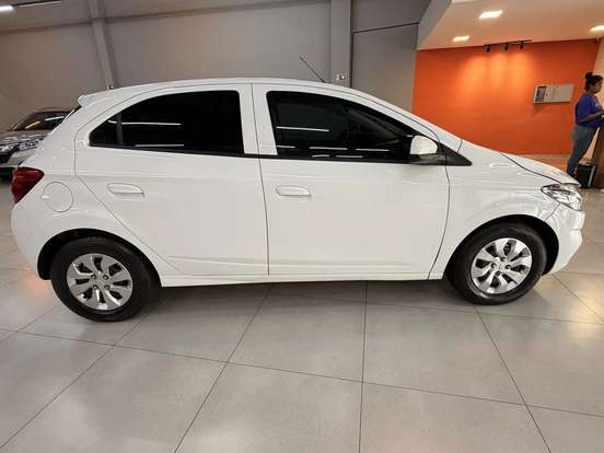 CHEVROLET-ONIX-2018