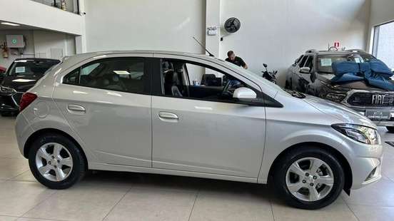 CHEVROLET-ONIX-2018
