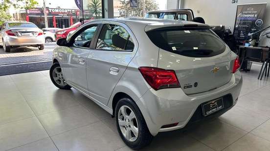CHEVROLET-ONIX-2018