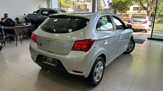 CHEVROLET-ONIX-2018