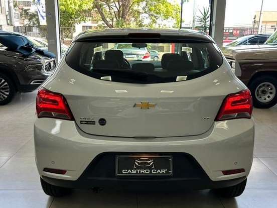 CHEVROLET-ONIX-1.4 MPFI LT 8V FLEX 4P AUTOMÁTICO CHEVROLET-ONIX-2018