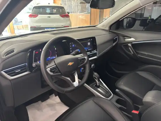 CHEVROLET-TRACKER-2025