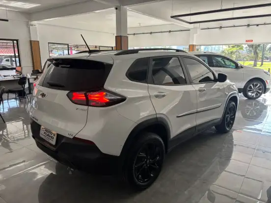 CHEVROLET-TRACKER-2025