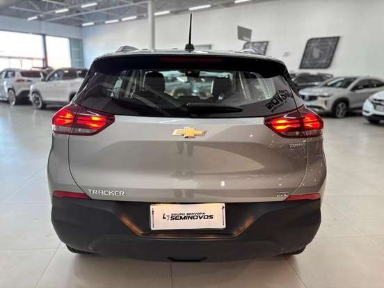 CHEVROLET-TRACKER-2024