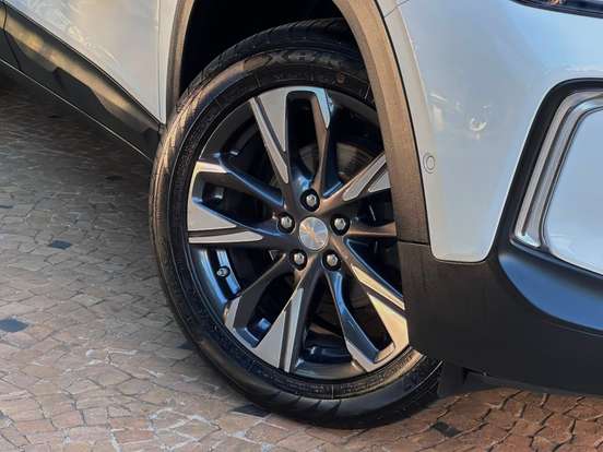 CHEVROLET-TRACKER-2023