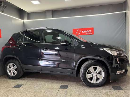 CHEVROLET-TRACKER-2018