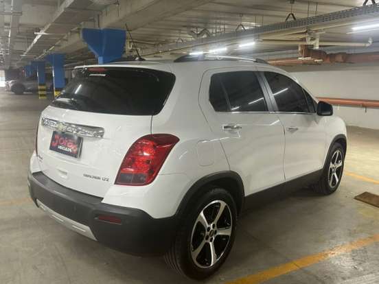 CHEVROLET-TRACKER-2015