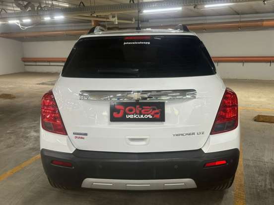 CHEVROLET-TRACKER-2015