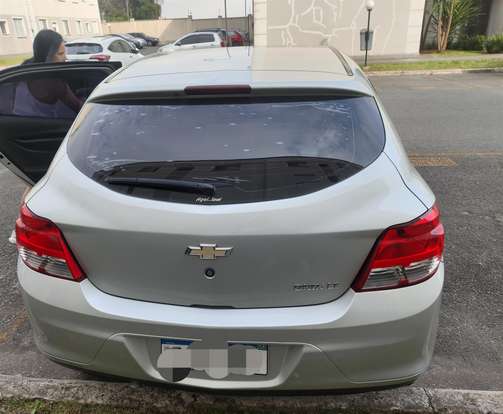 CHEVROLET-ONIX-2013
