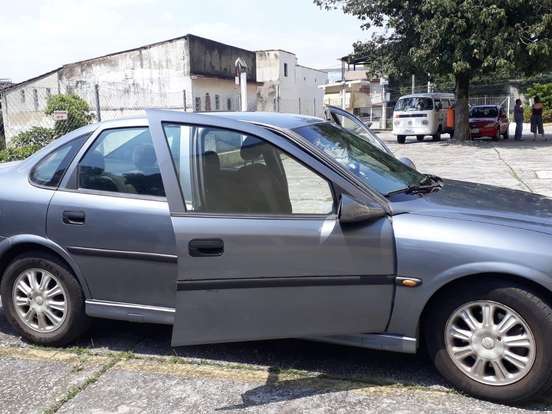 CHEVROLET-VECTRA-2.2 SFI GLS 16V GASOLINA 4P AUTOMÁTICO CHEVROLET-VECTRA-2000