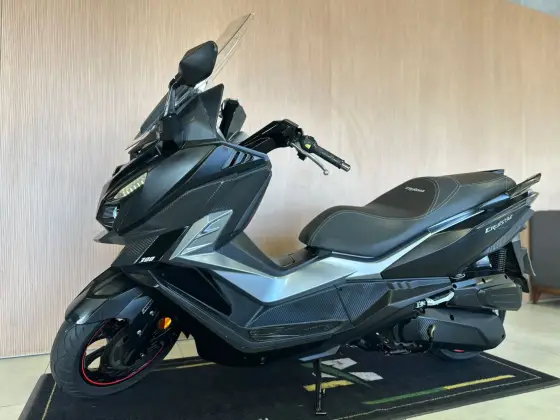DAFRA CRUISYM 300 