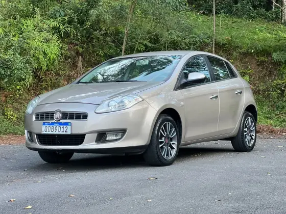 FIAT BRAVO 1.8 ESSENCE 16V FLEX 4P AUTOMATIZADO