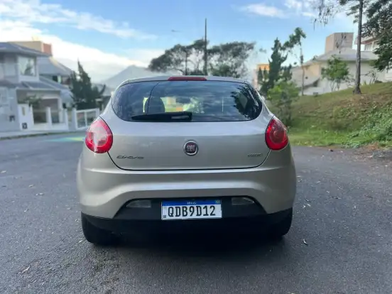 FIAT-BRAVO-1.8 ESSENCE 16V FLEX 4P AUTOMATIZADO FIAT-BRAVO-2014