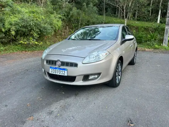 FIAT-BRAVO-1.8 ESSENCE 16V FLEX 4P AUTOMATIZADO FIAT-BRAVO-2014