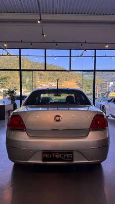 FIAT-LINEA-1.8 ABSOLUTE 16V FLEX 4P AUTOMATIZADO FIAT-LINEA-2013