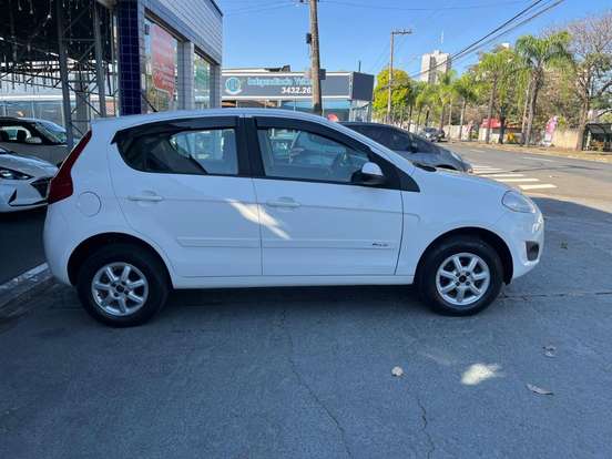 FIAT-PALIO-2016