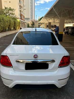 FIAT-LINEA-1.8 ESSENCE 16V FLEX 4P MANUAL FIAT-LINEA-2014