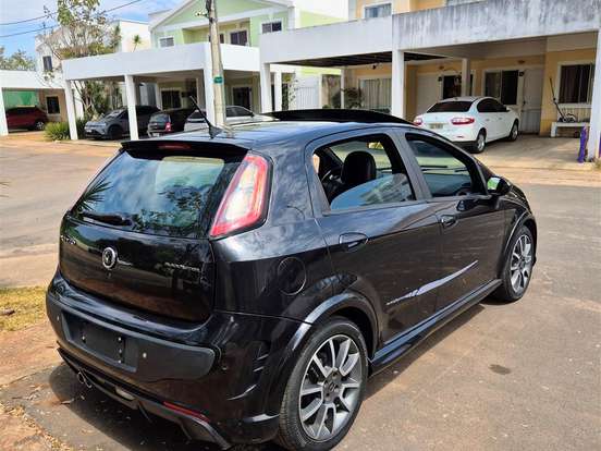 FIAT-PUNTO-1.8 BLACKMOTION 16V FLEX 4P AUTOMATIZADO FIAT-PUNTO-2015