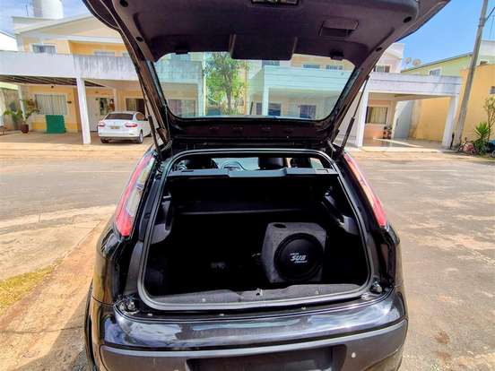 FIAT-PUNTO-1.8 BLACKMOTION 16V FLEX 4P AUTOMATIZADO FIAT-PUNTO-2015