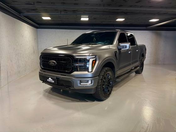 FORD F-150 5.0 V8 GASOLINA CD LARIAT BLACK FX4 AUTOMÁTICO