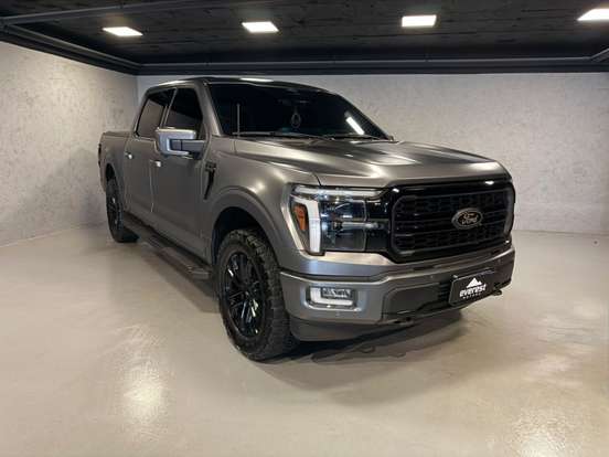 FORD-F-150-5.0 V8 GASOLINA CD LARIAT BLACK FX4 AUTOMÁTICO FORD-F-150-2024